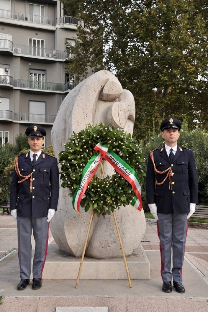 Ricorrenza Caduti Forze di Polizia - Monumento L'Abbraccio - ARGOS Forze di POLIZIA - 2021